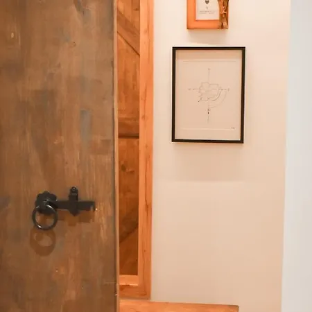 Roc , Fabuleux Studio, Belle Decoration Et Excellent Emplacement