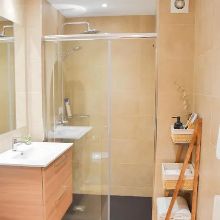 Roc , Fabuleux Studio, Belle Decoration Et Excellent Emplacement *